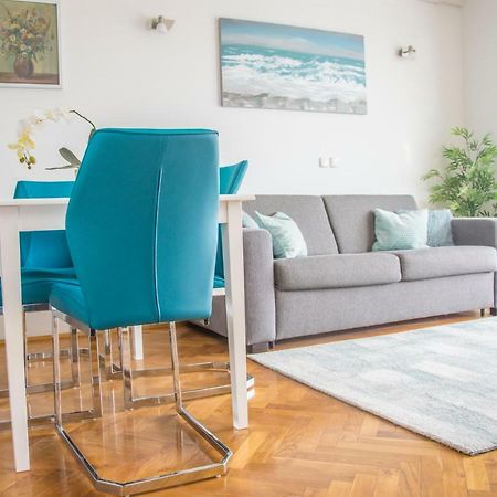 Relax Inn Подстрана Екстериор снимка