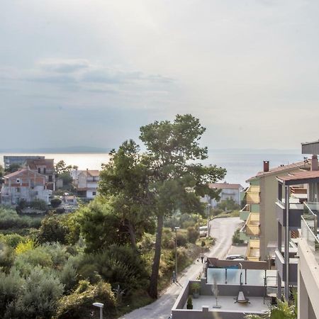 Relax Inn Подстрана Екстериор снимка