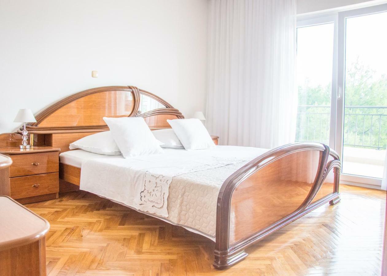 Relax Inn Подстрана Екстериор снимка