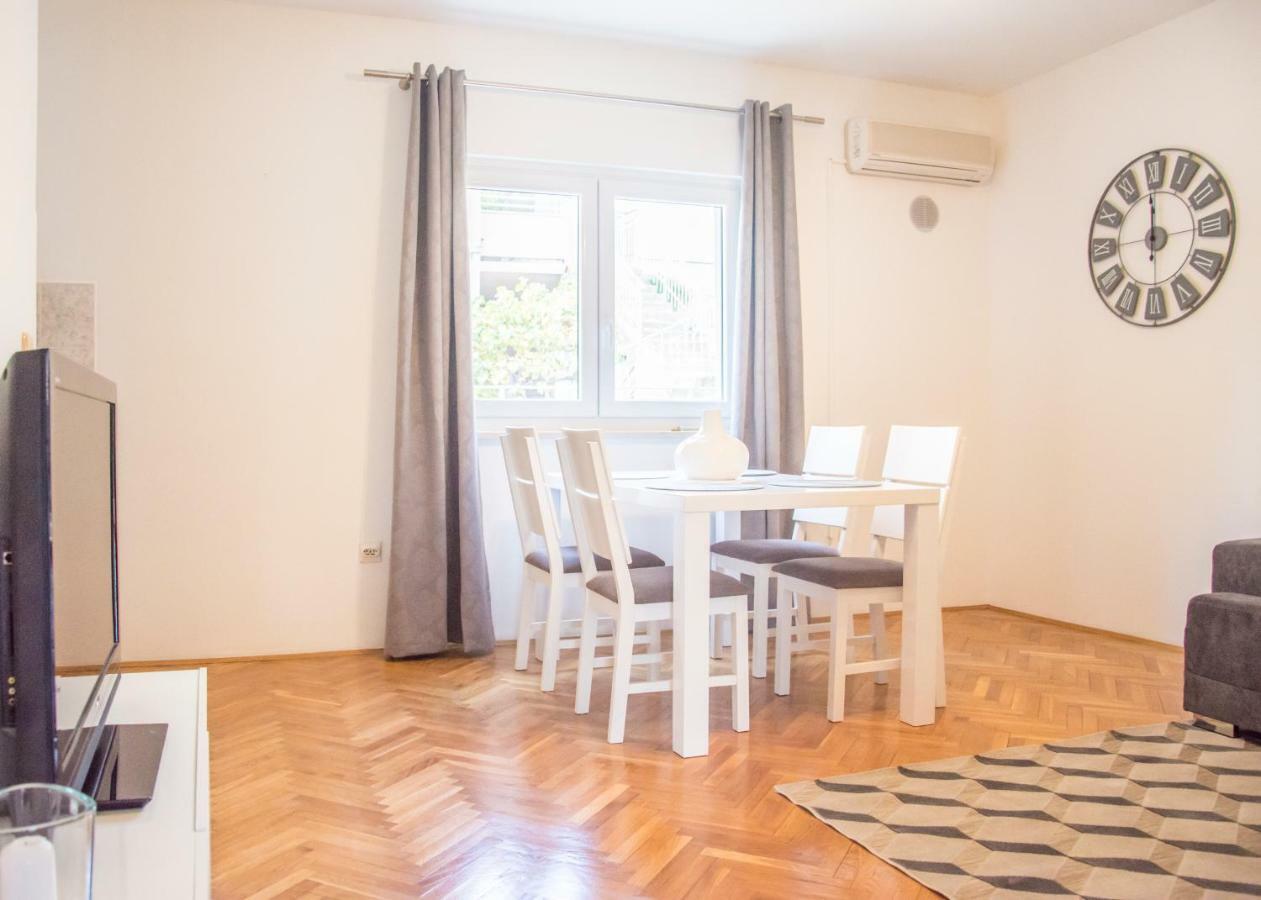 Relax Inn Подстрана Екстериор снимка